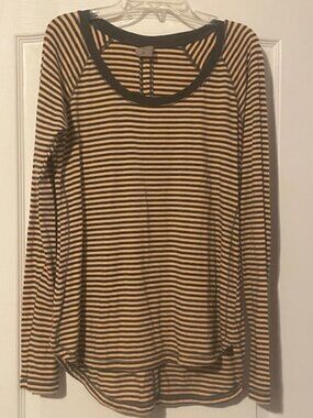 Calia by Carrie Underwood Pullover